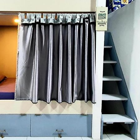 Tiny Room Hostel Toyapakeh エクステリア 写真