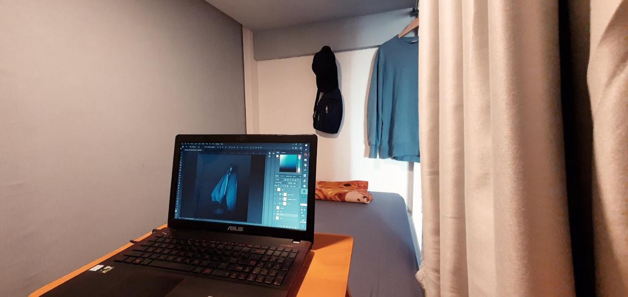 Tiny Room Hostel Toyapakeh エクステリア 写真